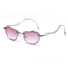 Fashionable Curving Frame Pearls Nose Pad Sun Glasses 2019 Luxury Women Sunglasses Unique